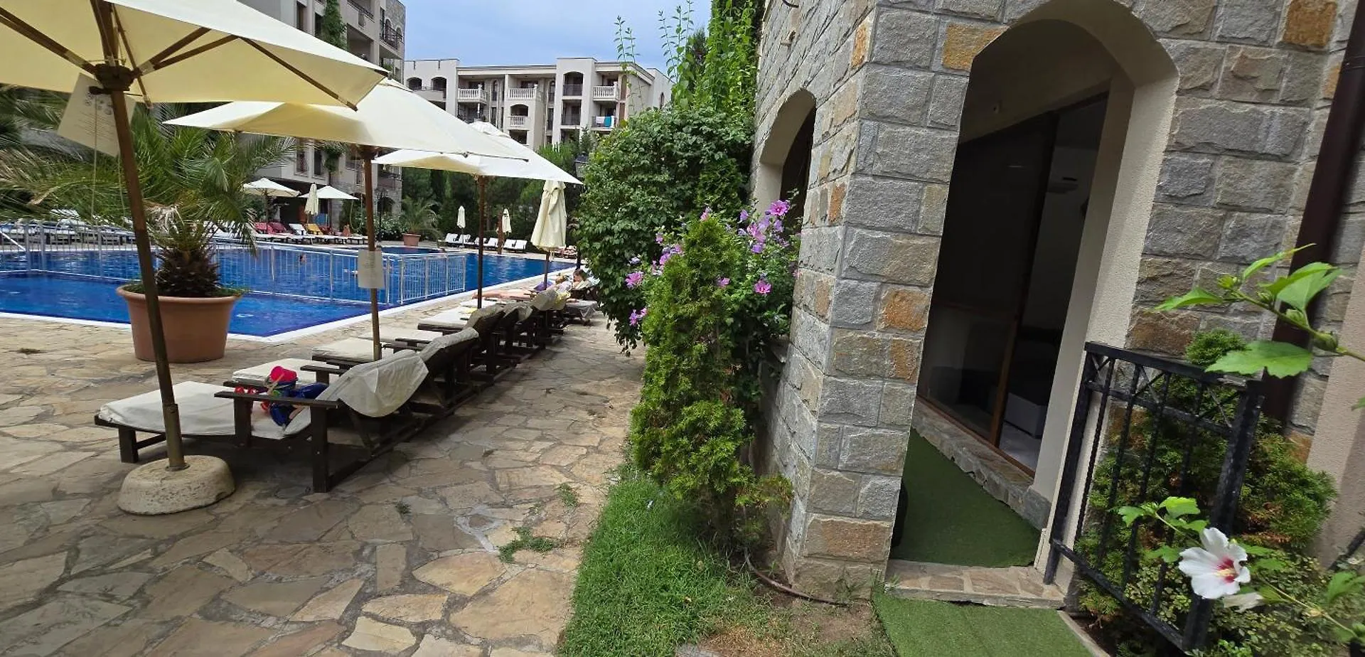 Cascadas Pool View Luxury Apartment Sunny Beach